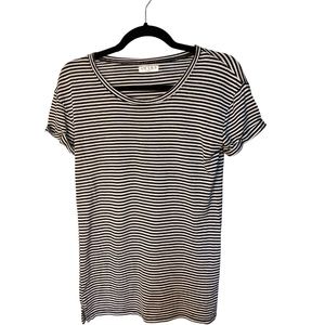 Black and white basic T-shirt cute cuffed sleeves